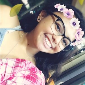 Meet your Posher, Anuhea